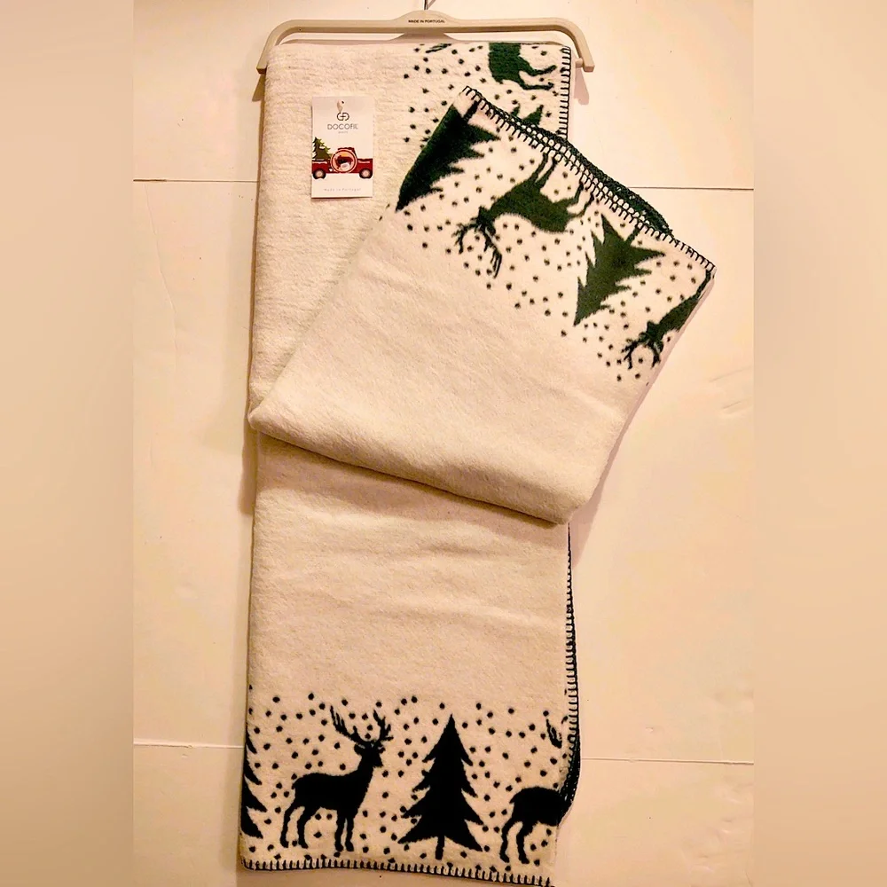 🎁Docofil White Throw Blanket - Ivory and Forest Green Christmas Holiday Throw
